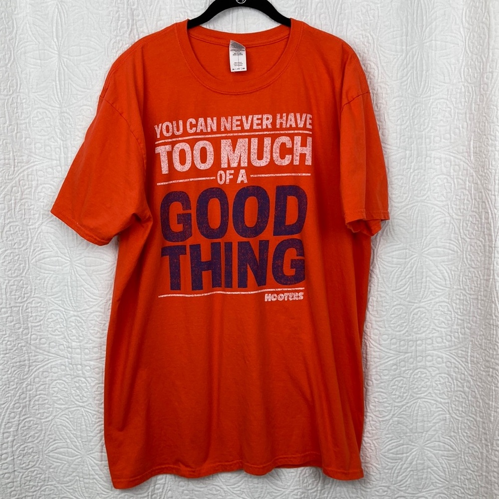 Hooters Orange Graphic T-Shirt for Men sz 2XL